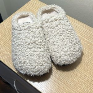 New without tag Dirty Laundry slippers